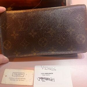 Louis Vuitton Long Wallet Zip around Wallet LV Brown Monogram